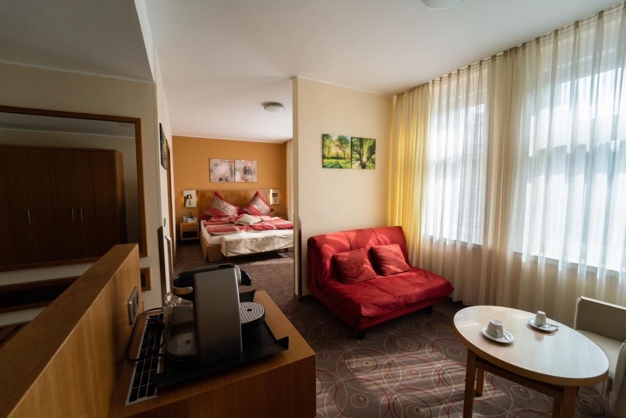 Hotel Blauer Engel Aue  Esterno foto